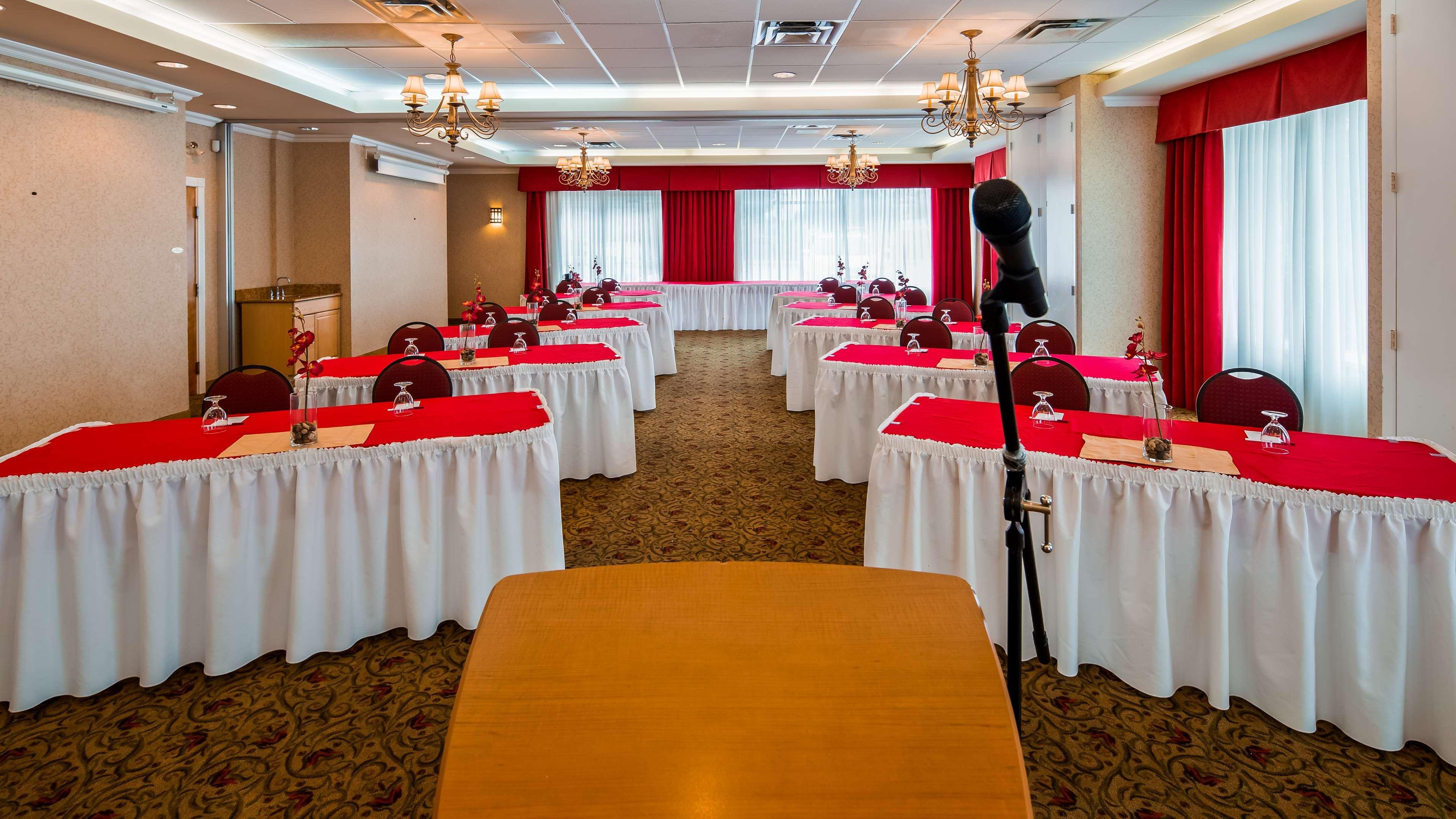 Best Western Plus Regency Inn And Conference Centre Abbotsford Exteriér fotografie